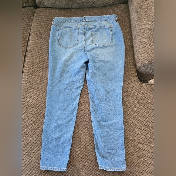 Old Navy Jeans Womens Sz 18 Blue Straight Leg High Rise Light Wash 36x25 - Picture 8 of 12